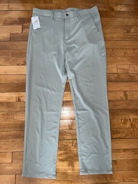 g/£F Light Gray Men’s Dress Trousers – Tailored Comfort